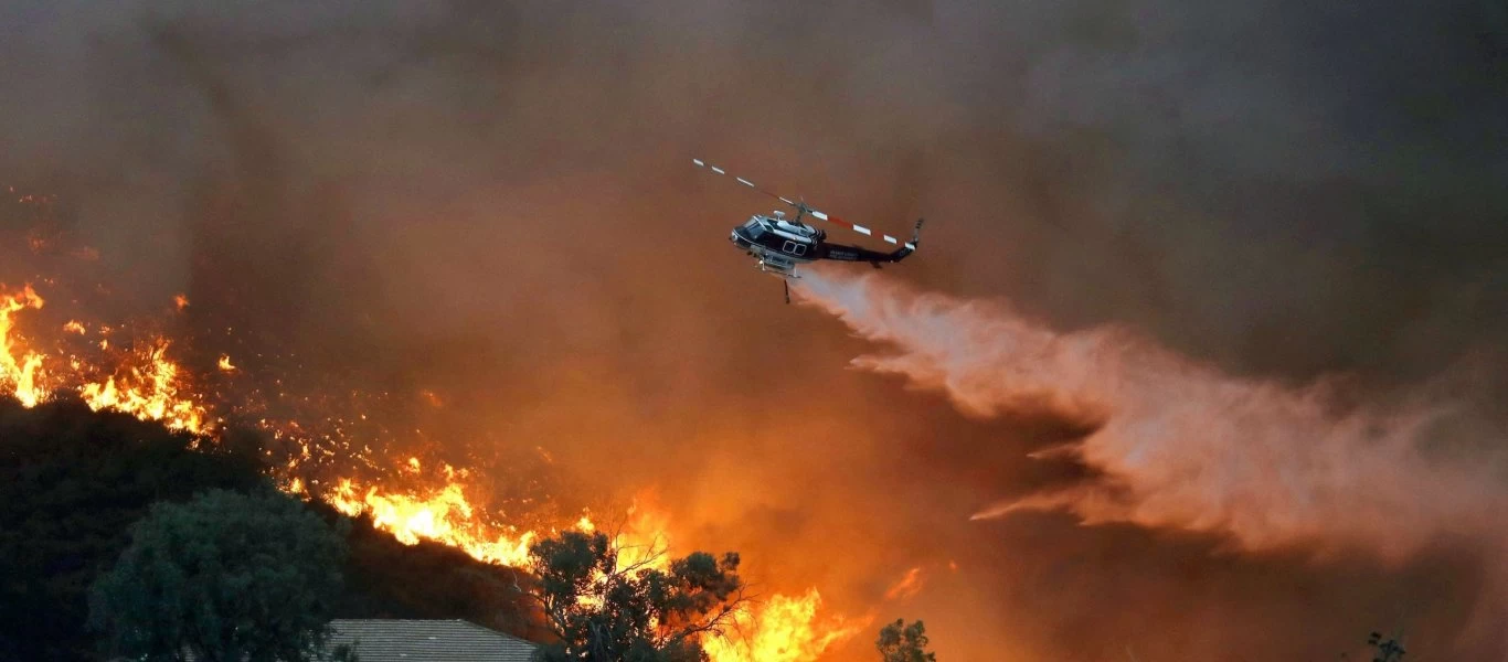 Πυρκαγιά στην Τουρκία: Καταστράφηκαν σπίτια - Τρεις τραυματίες με εγκαύματα (βίντεο)